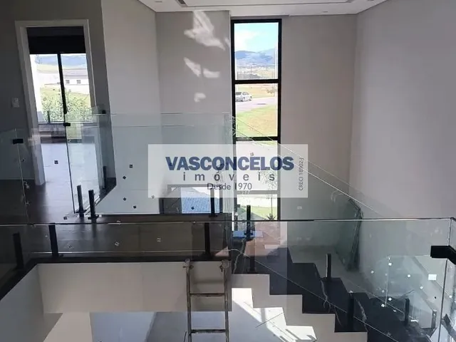Casa com 360m² 3 quartos e 5 banheiros, à venda, no bairro Chácara Ipês em Caçapava