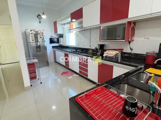 Sobrado com 270m² 5 quartos e 4 banheiros, à venda, no bairro Santíssimo em Santarém