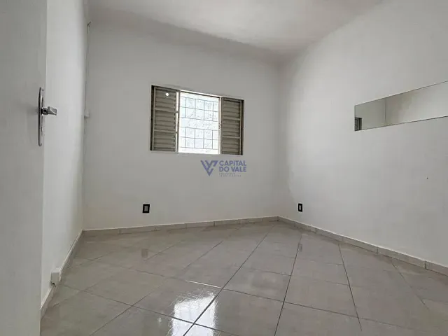 Casa 3 quartos e 1 banheiro, à venda, no bairro Jardim das Indústrias em São José dos Campos