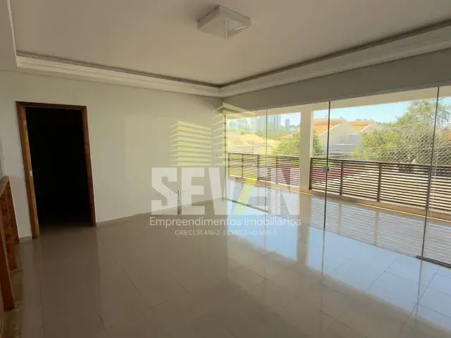 Casa com 320m² 4 quartos e 5 banheiros, à venda, no bairro Residencial Villaggio em Bauru