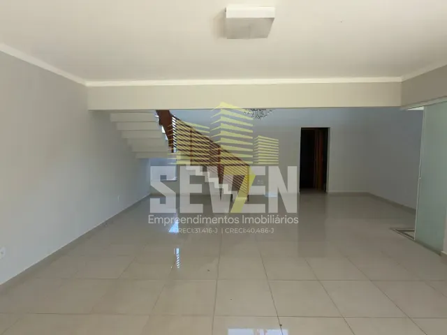 Casa com 320m² 4 quartos e 5 banheiros, à venda, no bairro Residencial Villaggio em Bauru