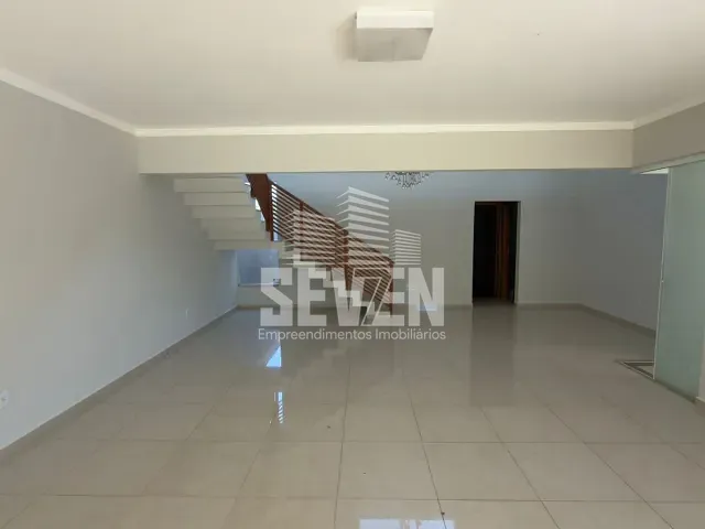Casa com 320m² 4 quartos e 5 banheiros, à venda, no bairro Residencial Villaggio em Bauru