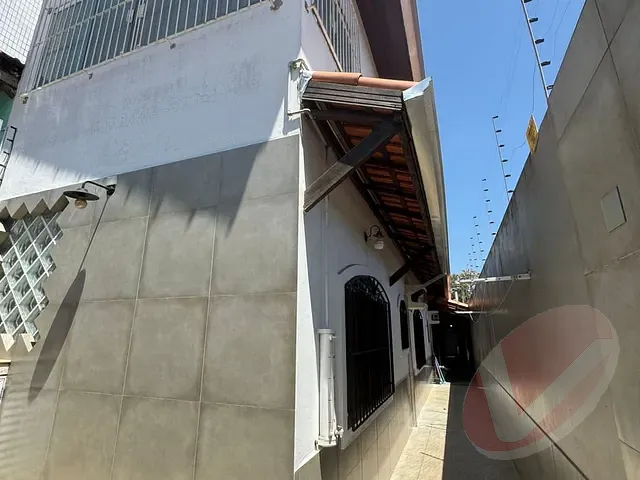 Casa 4 quartos e 3 banheiros, à venda, no bairro Guilhermina em Praia Grande