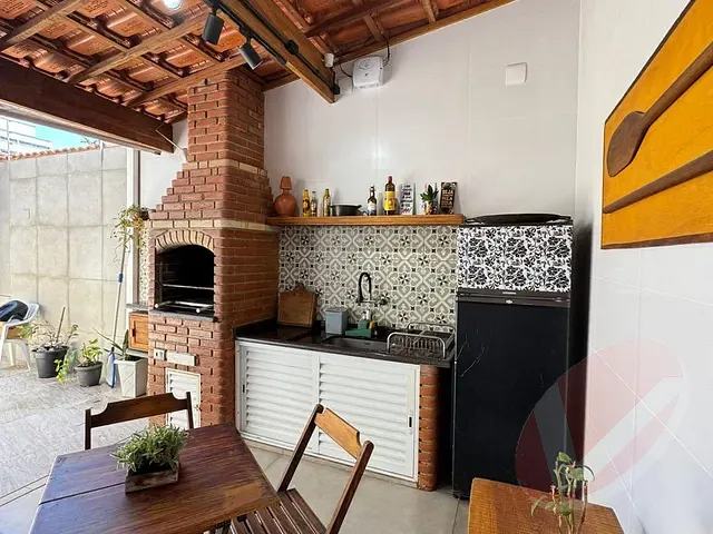 Casa 4 quartos e 3 banheiros, à venda, no bairro Guilhermina em Praia Grande