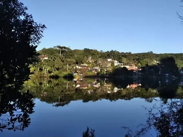 Casa com 1100m² 5 quartos e 6 banheiros, à venda ou para alugar, no bairro Itapetinga em Atibaia