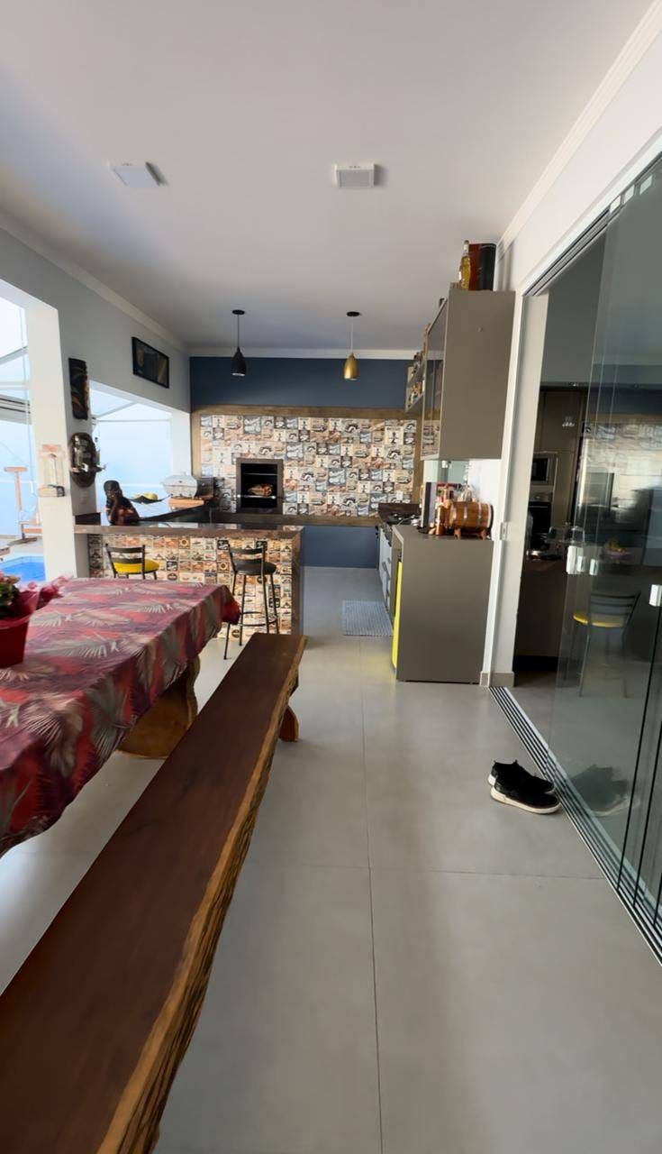 Casa à venda com 3 quartos, 300m² - Foto 42