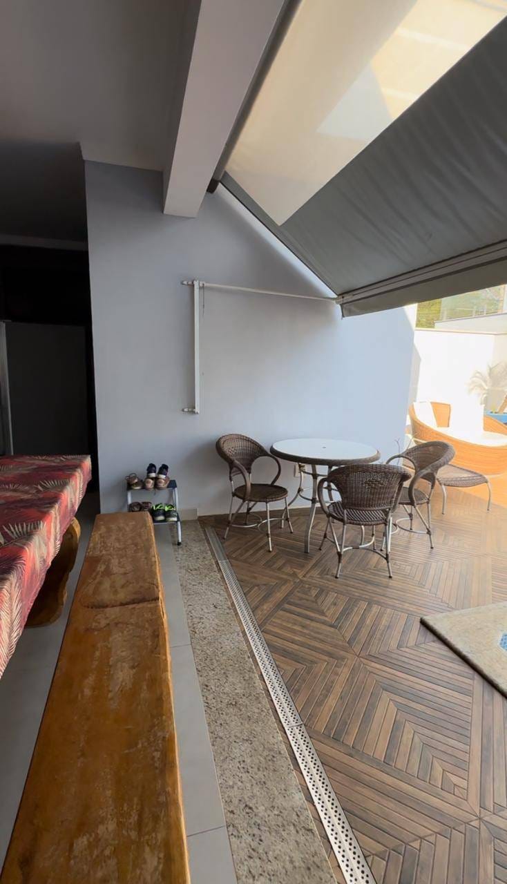 Casa à venda com 3 quartos, 300m² - Foto 46