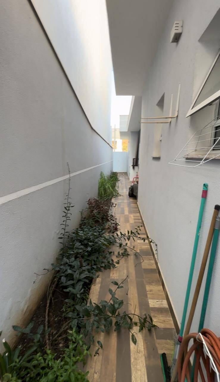 Casa à venda com 3 quartos, 300m² - Foto 68