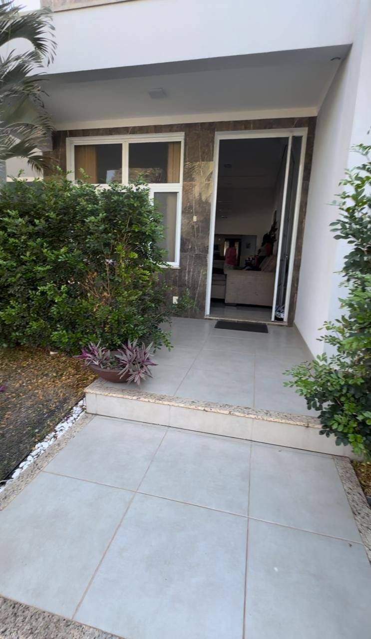 Casa à venda com 3 quartos, 300m² - Foto 2