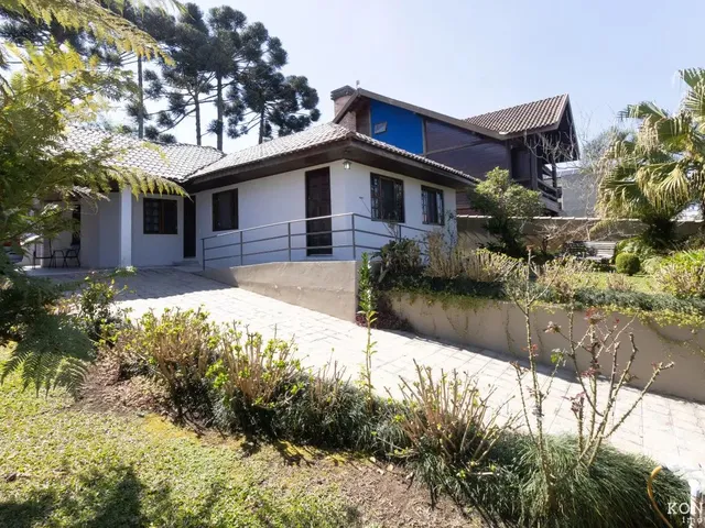 Casa com 535m² 3 quartos e 3 banheiros, à venda, no bairro Santa Felicidade em Curitiba