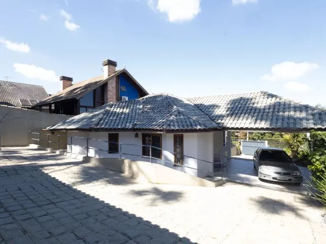 Casa com 535m² 3 quartos e 3 banheiros, à venda, no bairro Santa Felicidade em Curitiba