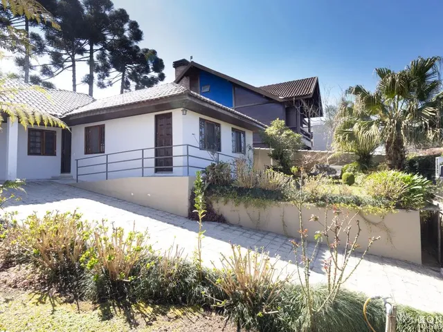 Casa com 535m² 3 quartos e 3 banheiros, à venda, no bairro Santa Felicidade em Curitiba
