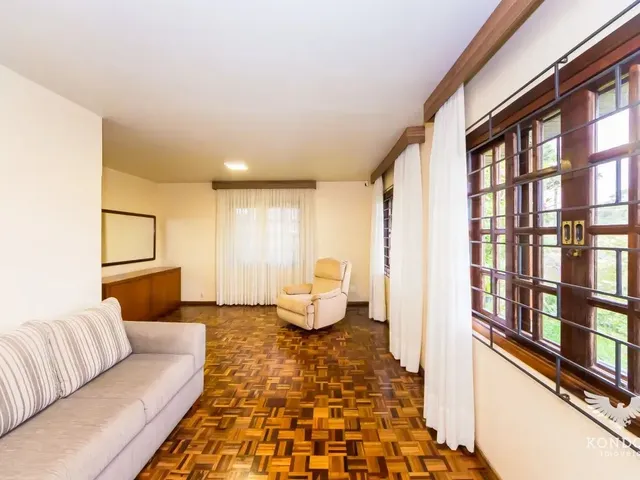 Casa com 535m² 3 quartos e 3 banheiros, à venda, no bairro Santa Felicidade em Curitiba