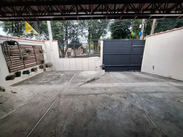 Casa com 229m² 3 quartos e 2 banheiros, à venda, no bairro Jardim Maria Cândida em Caçapava