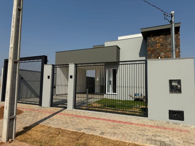 Casa com 300m² 3 quartos e 1 banheiro, à venda, no bairro Loteamento Jardim de Monet em Sinop