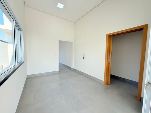 Casa com 300m² 3 quartos e 1 banheiro, à venda, no bairro Loteamento Jardim de Monet em Sinop