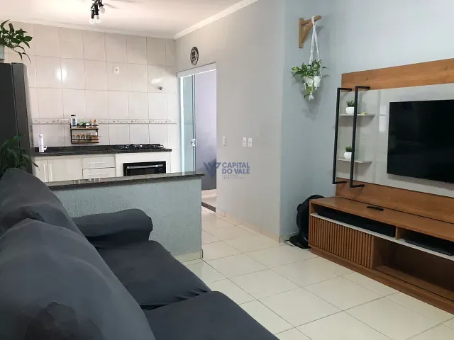 Casa 2 quartos e 2 banheiros, à venda, no bairro Jardim das Indústrias em Jacareí