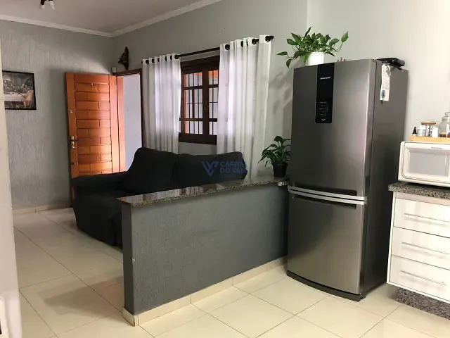 Casa 2 quartos e 2 banheiros, à venda, no bairro Jardim das Indústrias em Jacareí