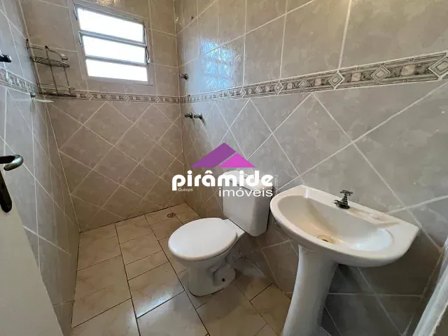 Casa com 125m² 3 quartos e 3 banheiros, à venda ou para alugar, no bairro Jardim Ismênia em São José dos Campos