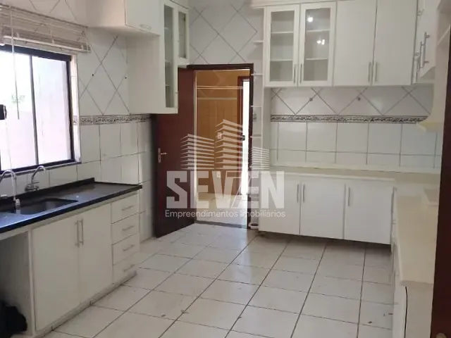 Casa com 450m², à venda, no bairro Jardim Marabá em Bauru
