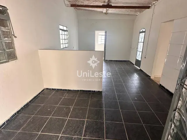 Casa 2 quartos e 1 banheiro, à venda, no bairro Alto Vera Cruz em Belo Horizonte
