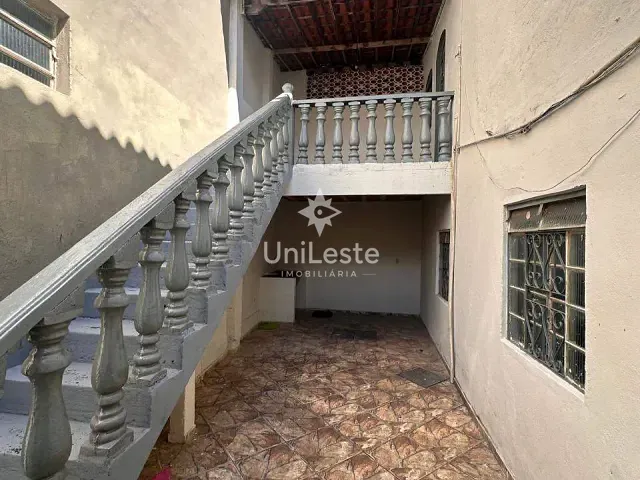 Casa 2 quartos e 1 banheiro, à venda, no bairro Alto Vera Cruz em Belo Horizonte