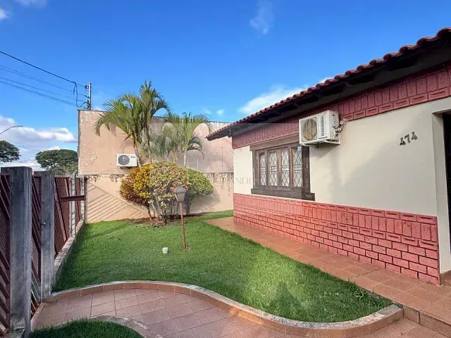 Casa com 598m² 3 quartos e 2 banheiros, para alugar, no bairro Centro em Rolândia