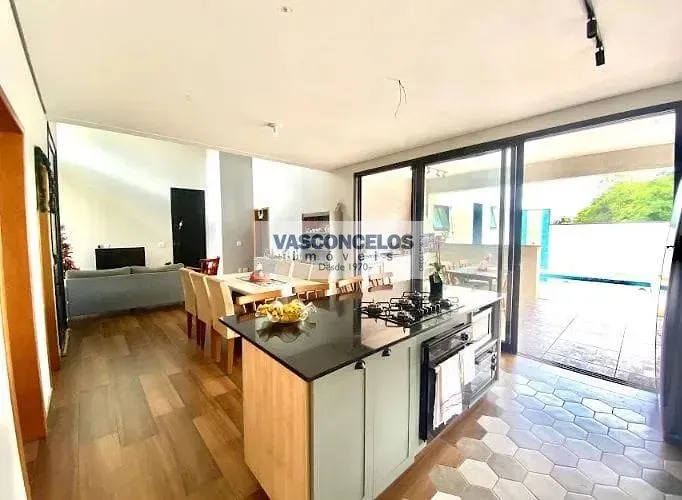 Casa, 4 quartos, 215 m² - Foto 2