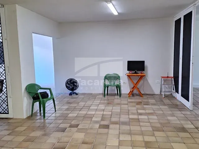 Casa com 370m² 4 quartos e 1 banheiro, para alugar, no bairro Casa Caiada em Olinda