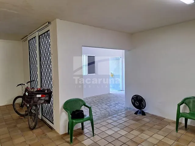 Casa com 370m² 4 quartos e 1 banheiro, para alugar, no bairro Casa Caiada em Olinda