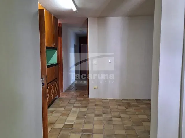 Casa com 370m² 4 quartos e 1 banheiro, para alugar, no bairro Casa Caiada em Olinda