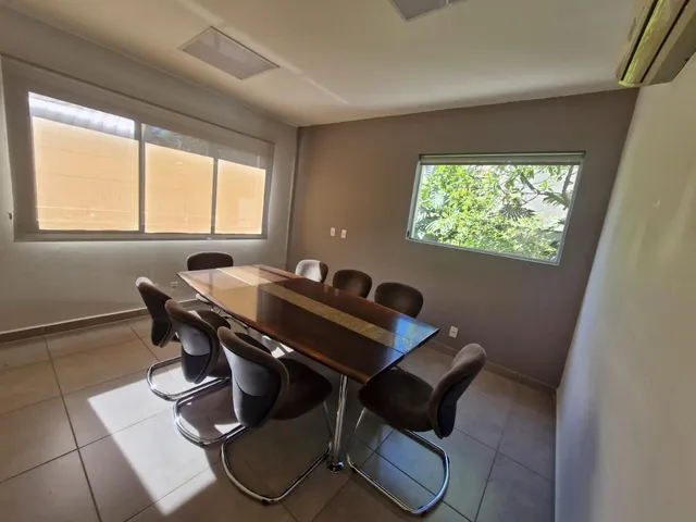 Casa com 420m², à venda ou para alugar, no bairro Pacaembu em São Paulo