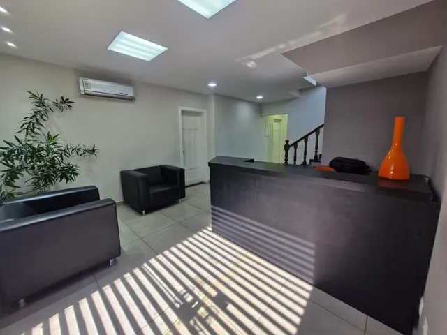 Casa com 420m², à venda ou para alugar, no bairro Pacaembu em São Paulo
