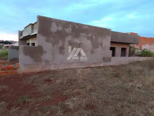 Casa com 150m² 3 quartos e 2 banheiros, à venda, no bairro Cará-cará em Ponta Grossa
