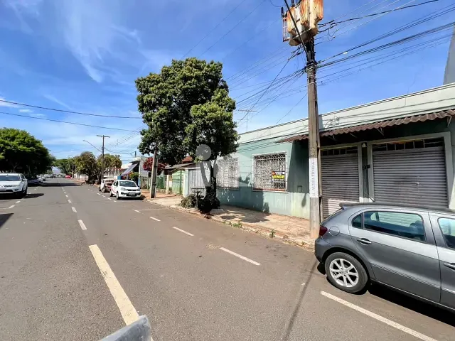 Casa com 600m², à venda, no bairro Centro em Rolândia
