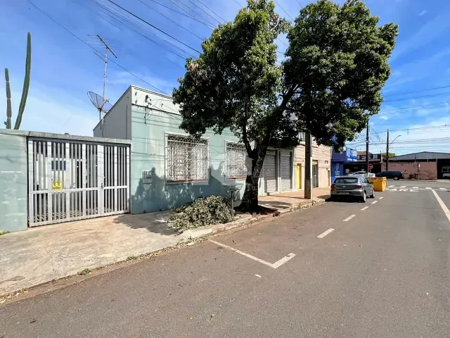 Casa com 600m², à venda, no bairro Centro em Rolândia