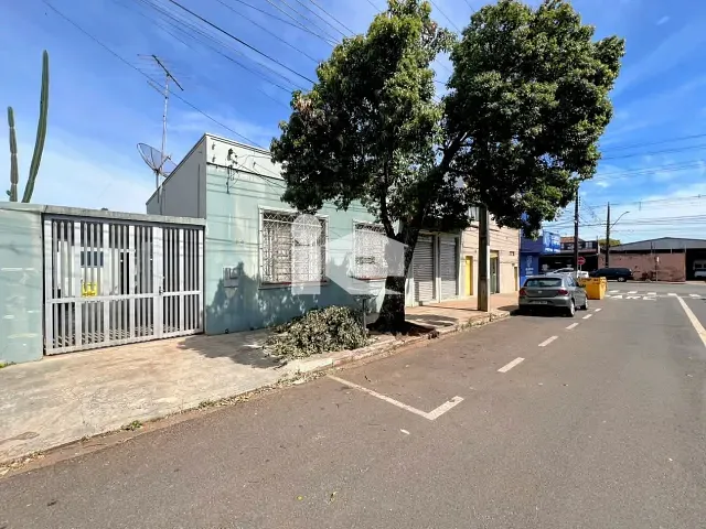 Casa com 600m², à venda, no bairro Centro em Rolândia