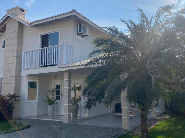 Casa com 300m² 3 quartos e 2 banheiros, à venda, no bairro Barra em Balneário Camboriú