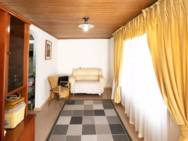 Casa com 200m² 5 quartos e 3 banheiros, à venda, no bairro São Braz em Curitiba