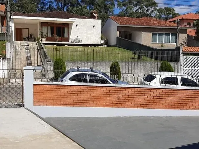 Casa com 566m² 3 quartos e 3 banheiros, para alugar, no bairro Fazendinha em Teresópolis