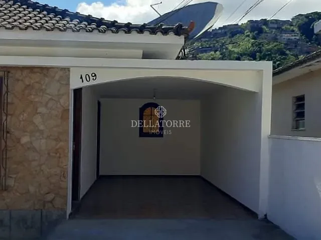 Casa com 566m² 3 quartos e 3 banheiros, para alugar, no bairro Fazendinha em Teresópolis