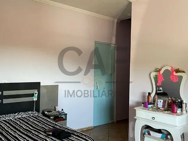 Casa com 376m² 3 quartos e 2 banheiros, à venda, no bairro Florianópolis em Jaguariúna
