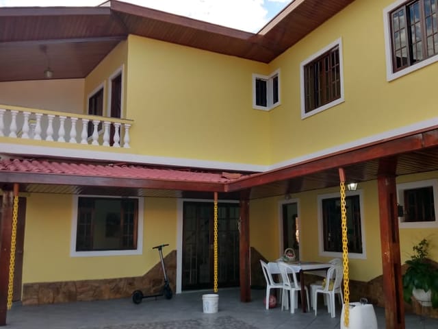 Casa com 300m² 4 quartos e 3 banheiros, à venda, no bairro Vila São José em Taubaté