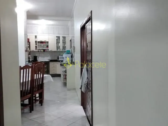 Casa com 300m² 4 quartos e 3 banheiros, à venda, no bairro Vila São José em Taubaté