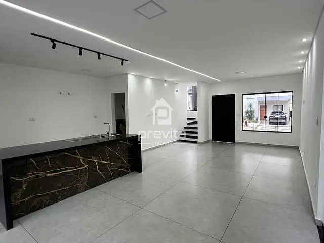 Casa 3 quartos e 2 banheiros, à venda, no bairro Morada dos Nobres em Taubaté