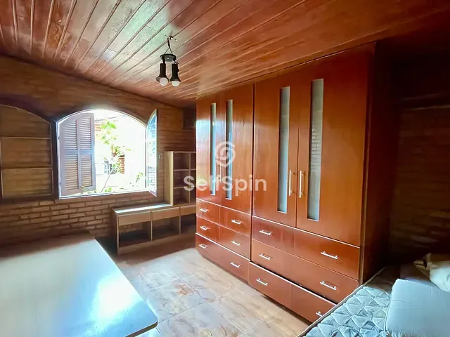 Casa 3 quartos e 2 banheiros, para alugar, no bairro Itaipu em Niterói