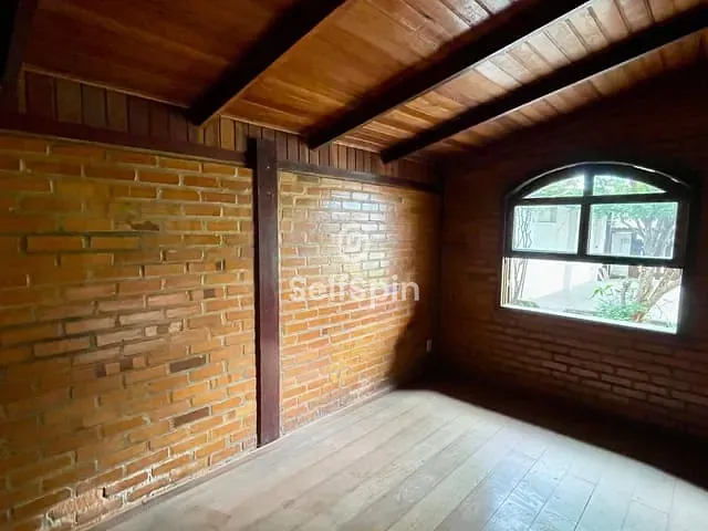 Casa 3 quartos e 2 banheiros, para alugar, no bairro Itaipu em Niterói