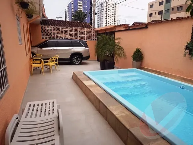 Casa com 250m² 4 quartos e 4 banheiros, à venda, no bairro Caiçara em Praia Grande