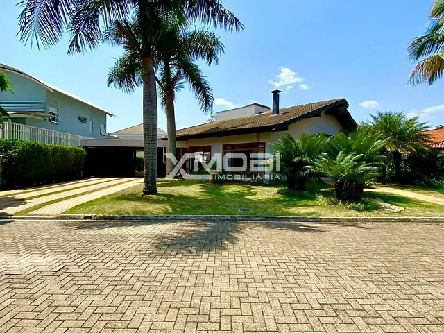 Casa com 1012m² 4 quartos e 6 banheiros, à venda, no bairro Jardim Santa Teresa em Jundiaí
