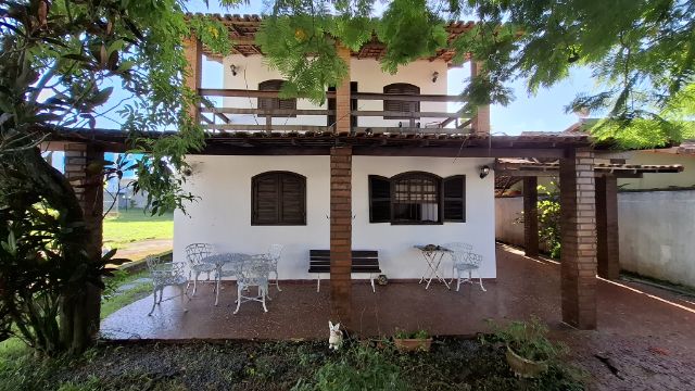 Casa com 480m² 6 quartos e 3 banheiros, à venda, no bairro Jardim Atlântico Central (Itaipuaçu) em Maricá